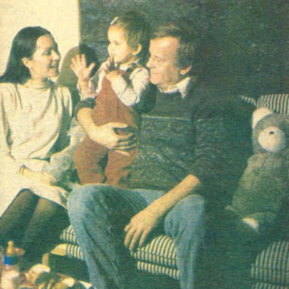 Neda Ukraden s obitelji