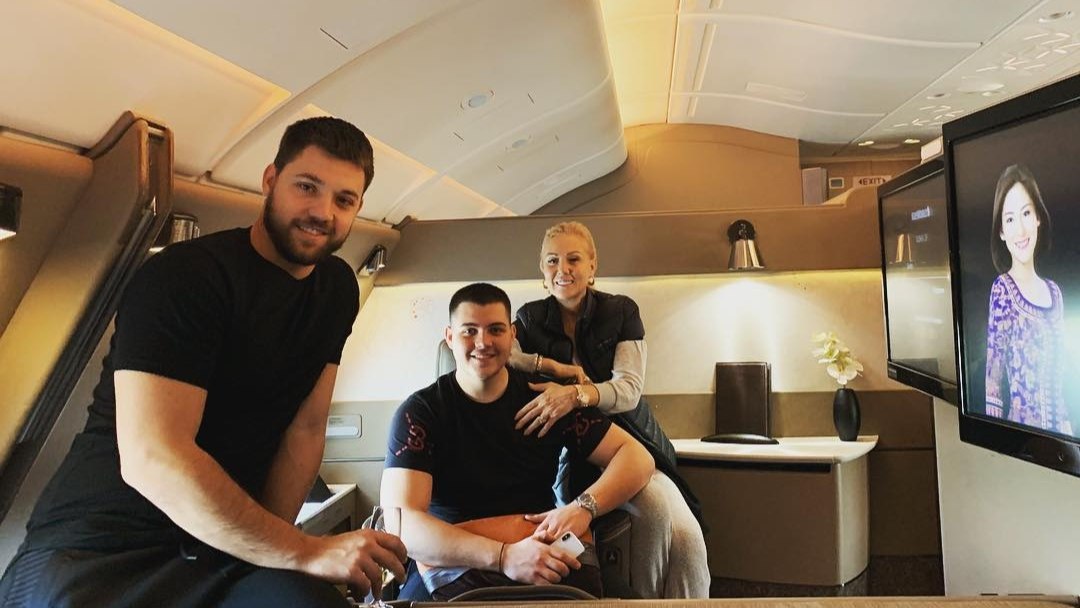 Lepa Brena, Viktor Živojinović i Stefan Živojinović u stanu