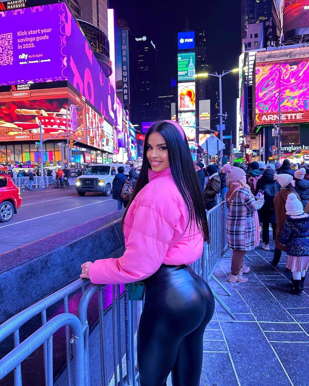 Ivana Knoll