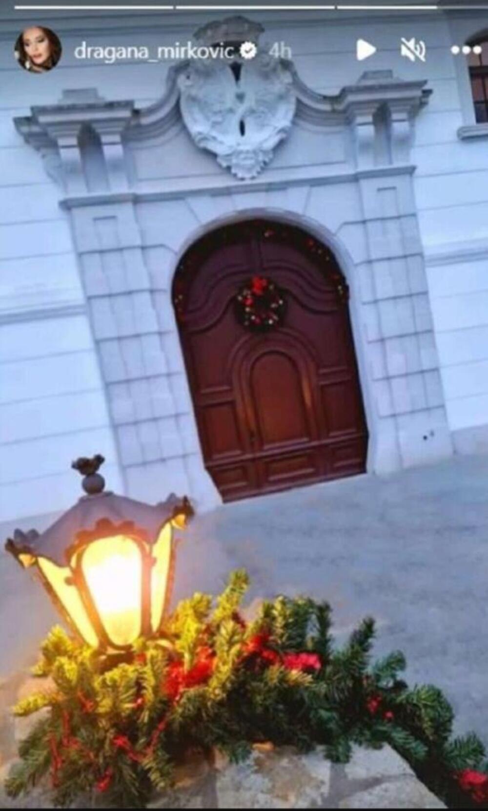 Okićeni dvorac Dragane Mirković povodom blagdana