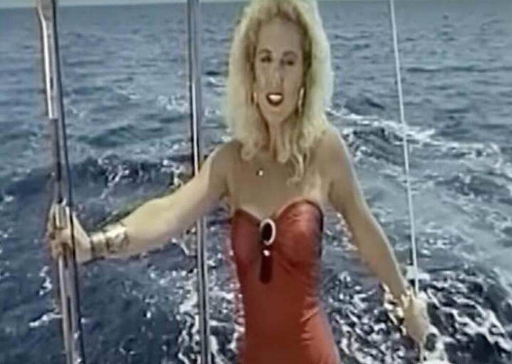 Lepa Brena