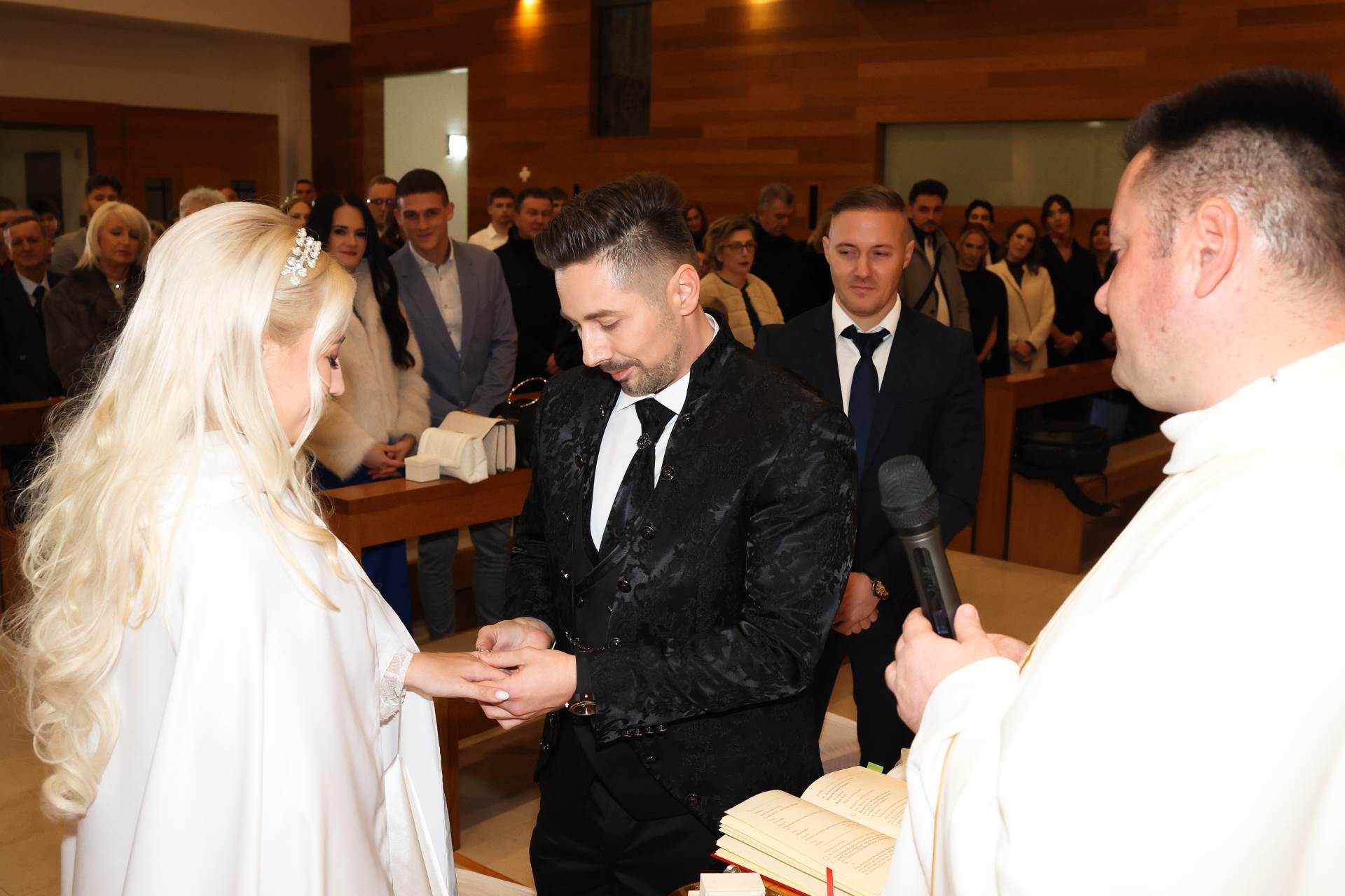 Oženio se Sebastian Popović, sin Sanje Bjedov i Danijela Popovića