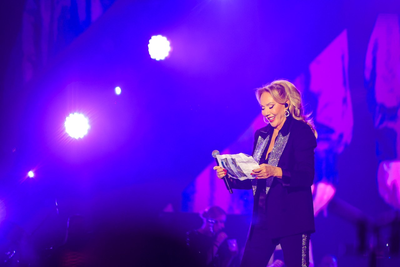 Lepa Brena