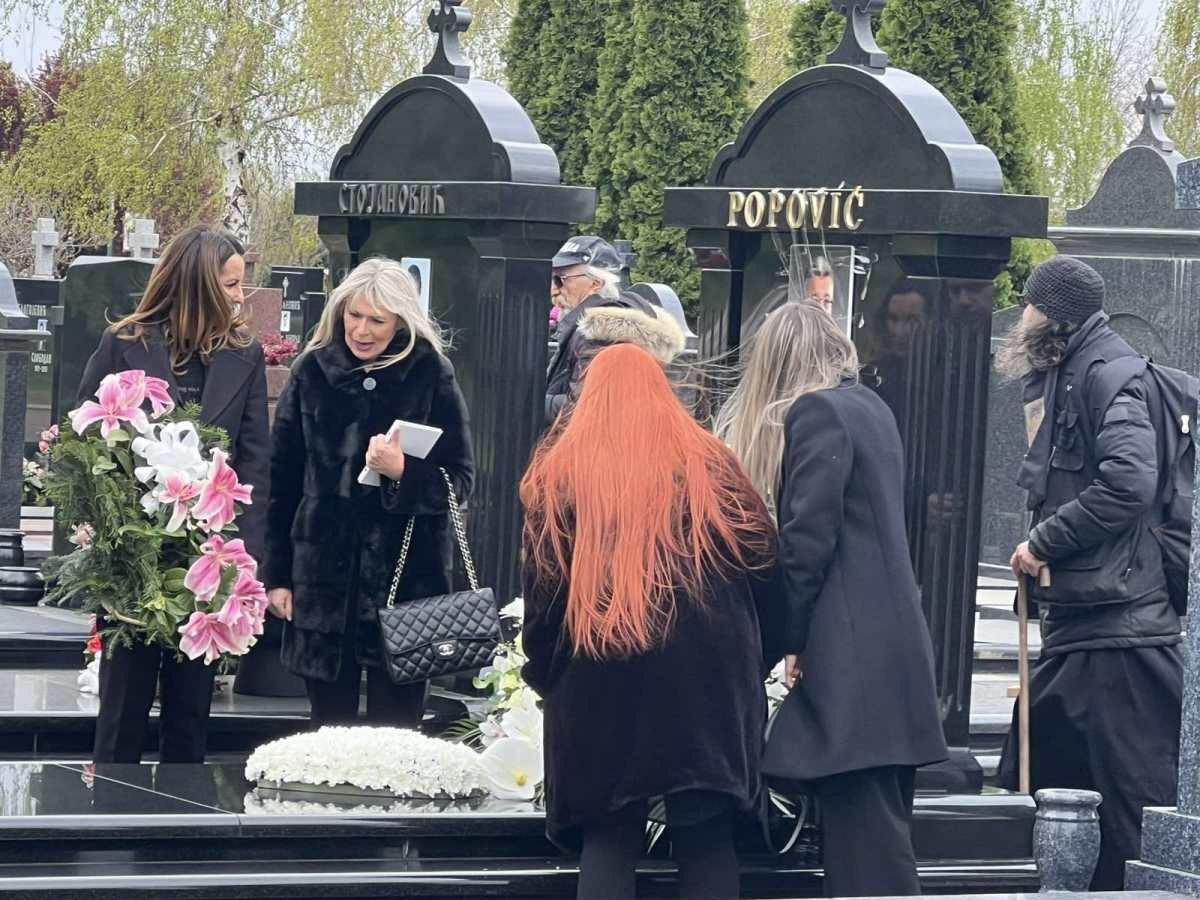 Grob Saše Popovića