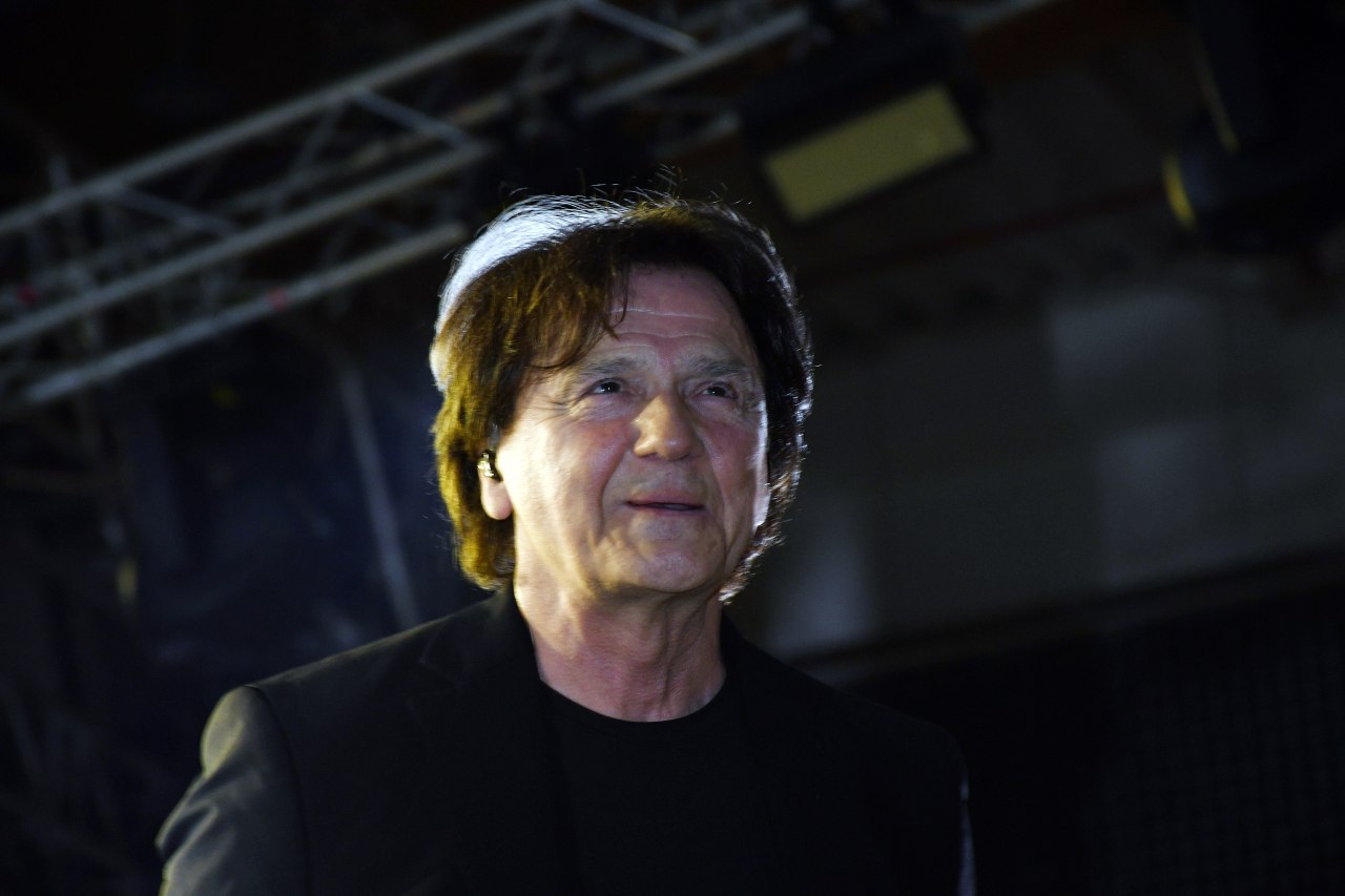 Zdravko Čolić