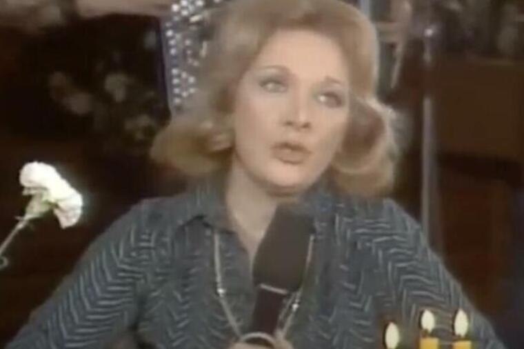 Lola Novaković