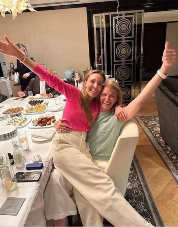 Jelena i Dijana.jpg