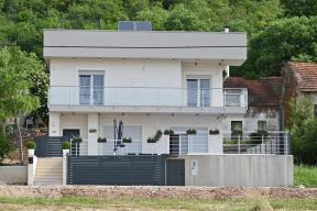 Vila Nede Ukraden
