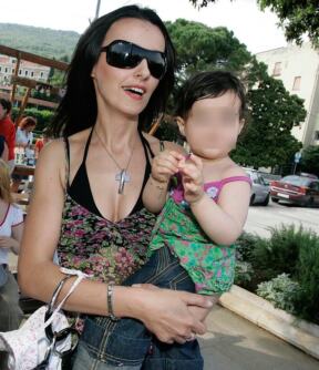 Mirela Rupić s kćeri.jpg