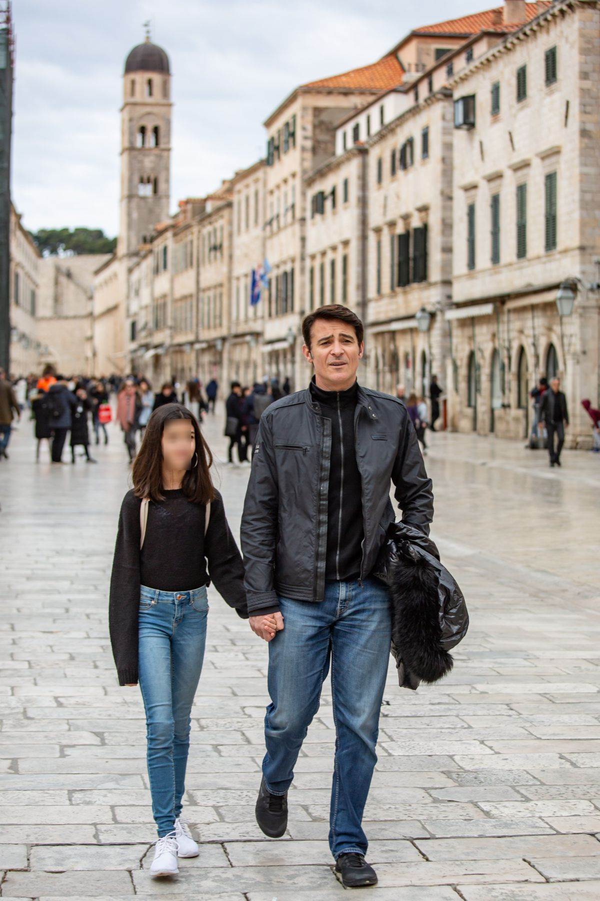 Goran Višnjić s kćeri.jpg