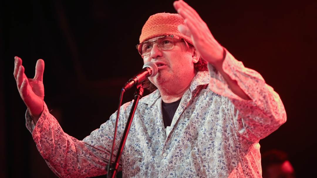 Rambo Amadeus je kažnjen za seksualno uznemiravanje Scena