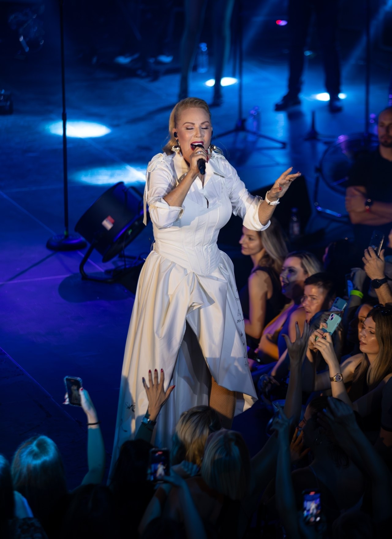 Lepa Brena zapalila Krk na +40