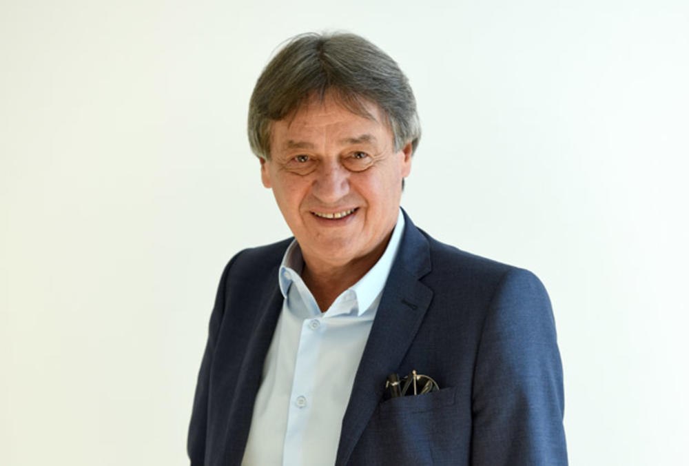 Moms Jakovljević je kirurg