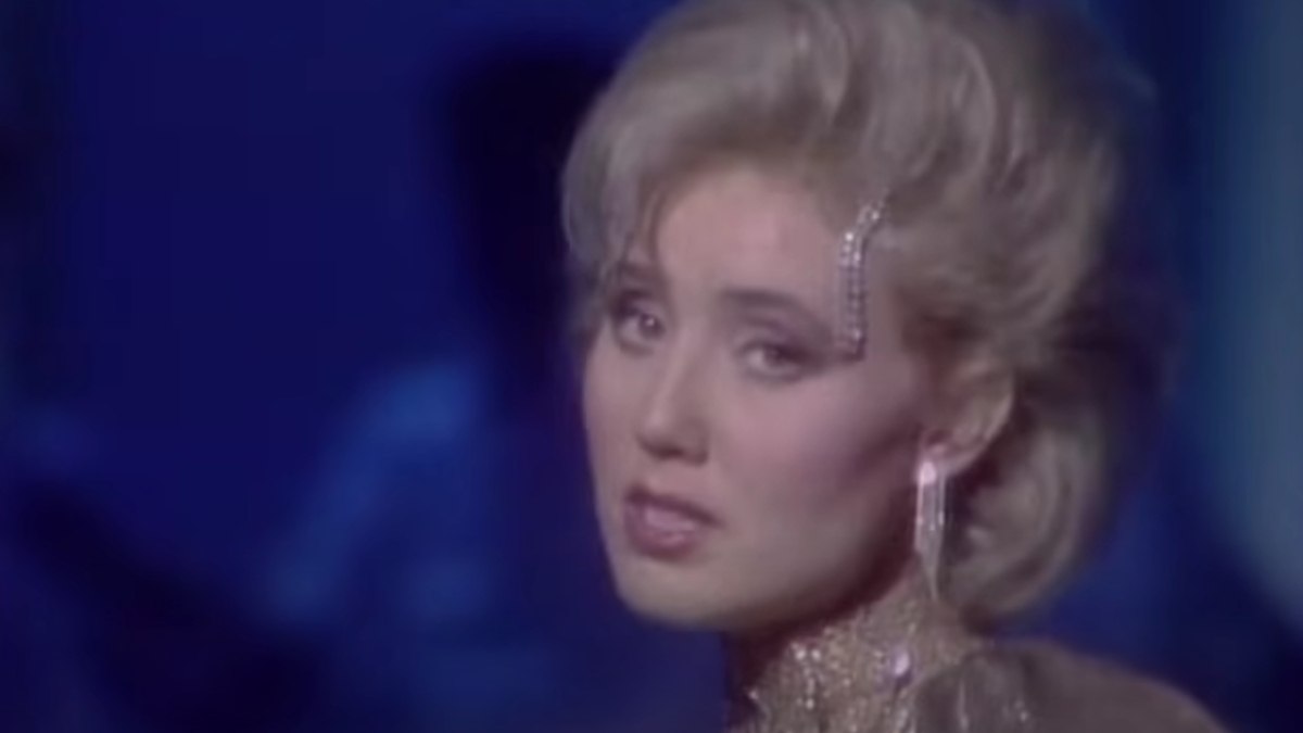 Lepa Brena