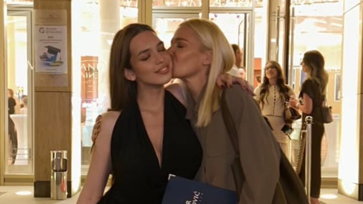 Hana Ikodinović i Nataša Bekvalac