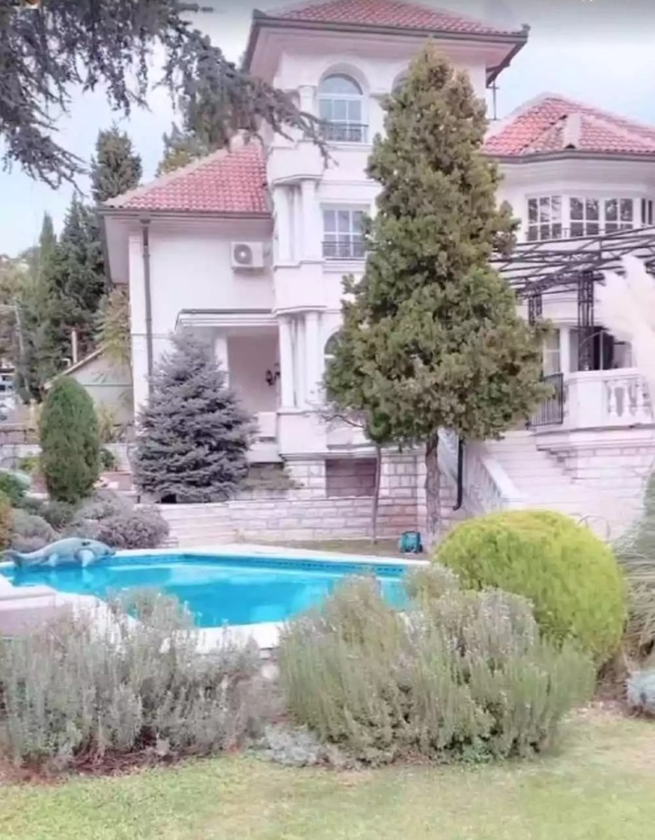 Kuća Jelene Karleuše.jpg