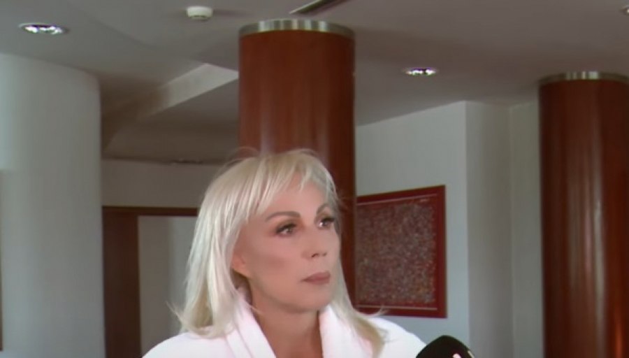 Lepa Brena.jpg