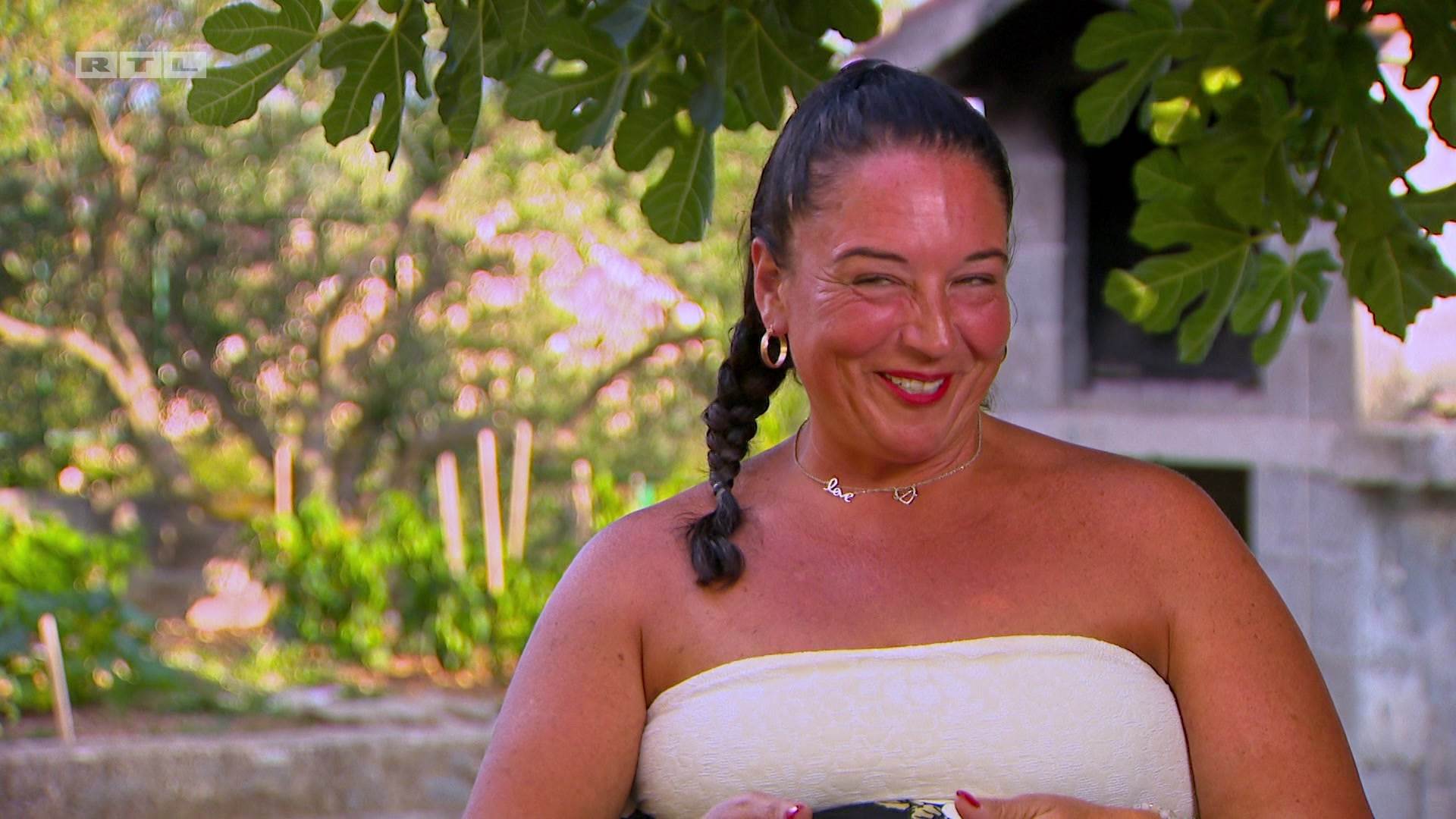 Ljubav je na selu - Dottie (1).jpg