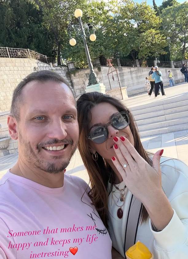 Darko Kolarek i zaručnica.jpg