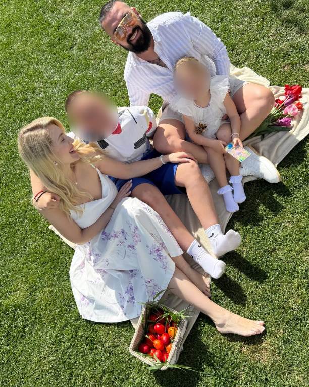 Nikolina Kovač i Saša Kapor s djecom