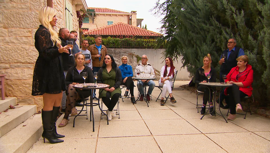 Ljubav je na selu - Anita i kandidati