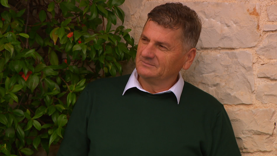 Ljubav je na selu - Zvonko