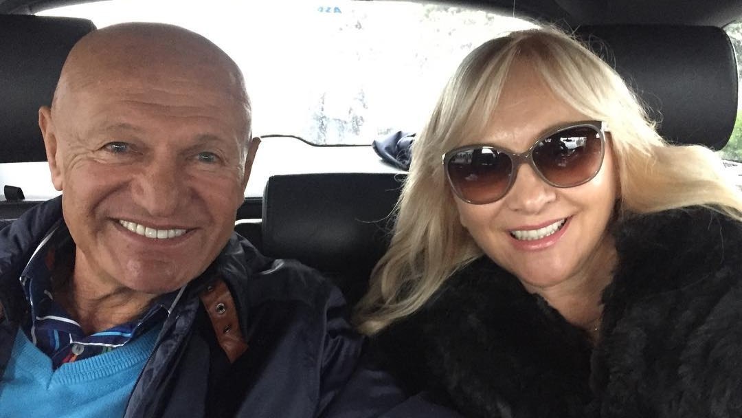 Gordana Šaulić i Šaban Šaulić u autu