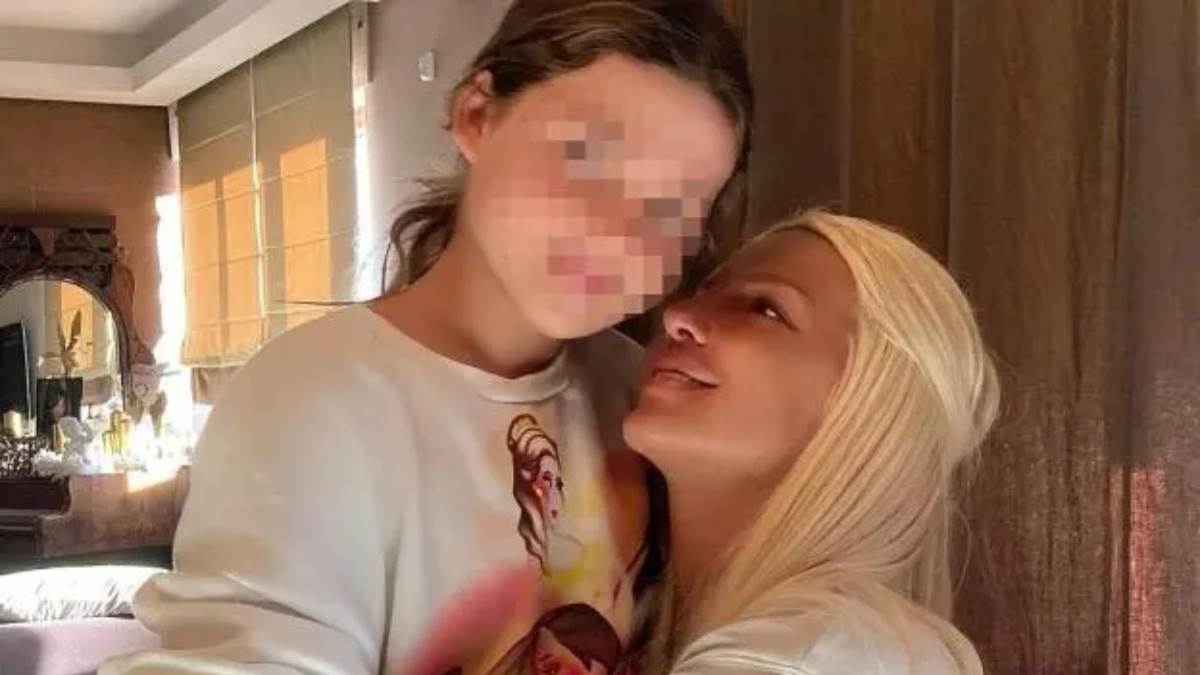 Nika Tošić i Jelena Karleuša.jpg