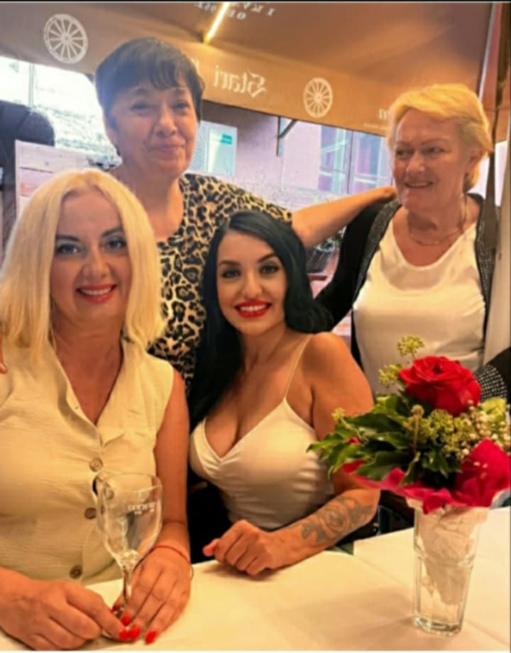 fBahra Zahirović, Ines Petrić i Irena Slopšek