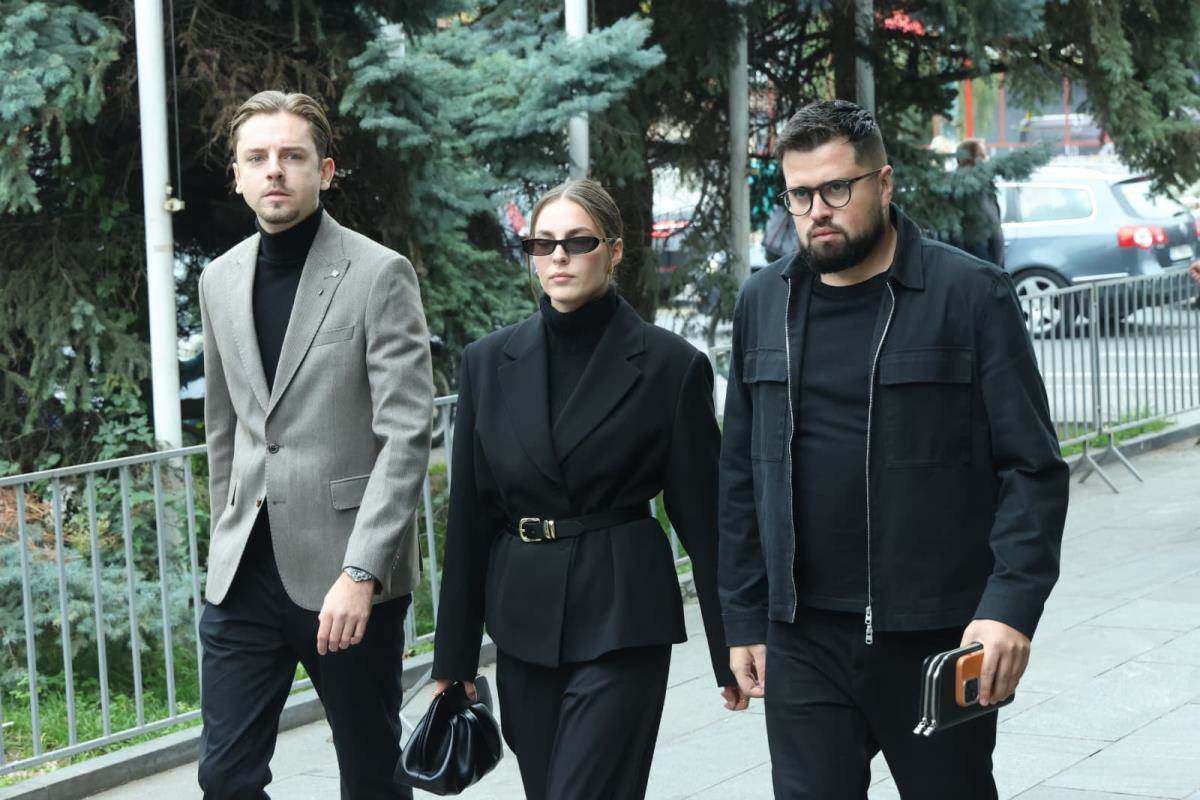 Džejla Ramović s dečkom.jpg