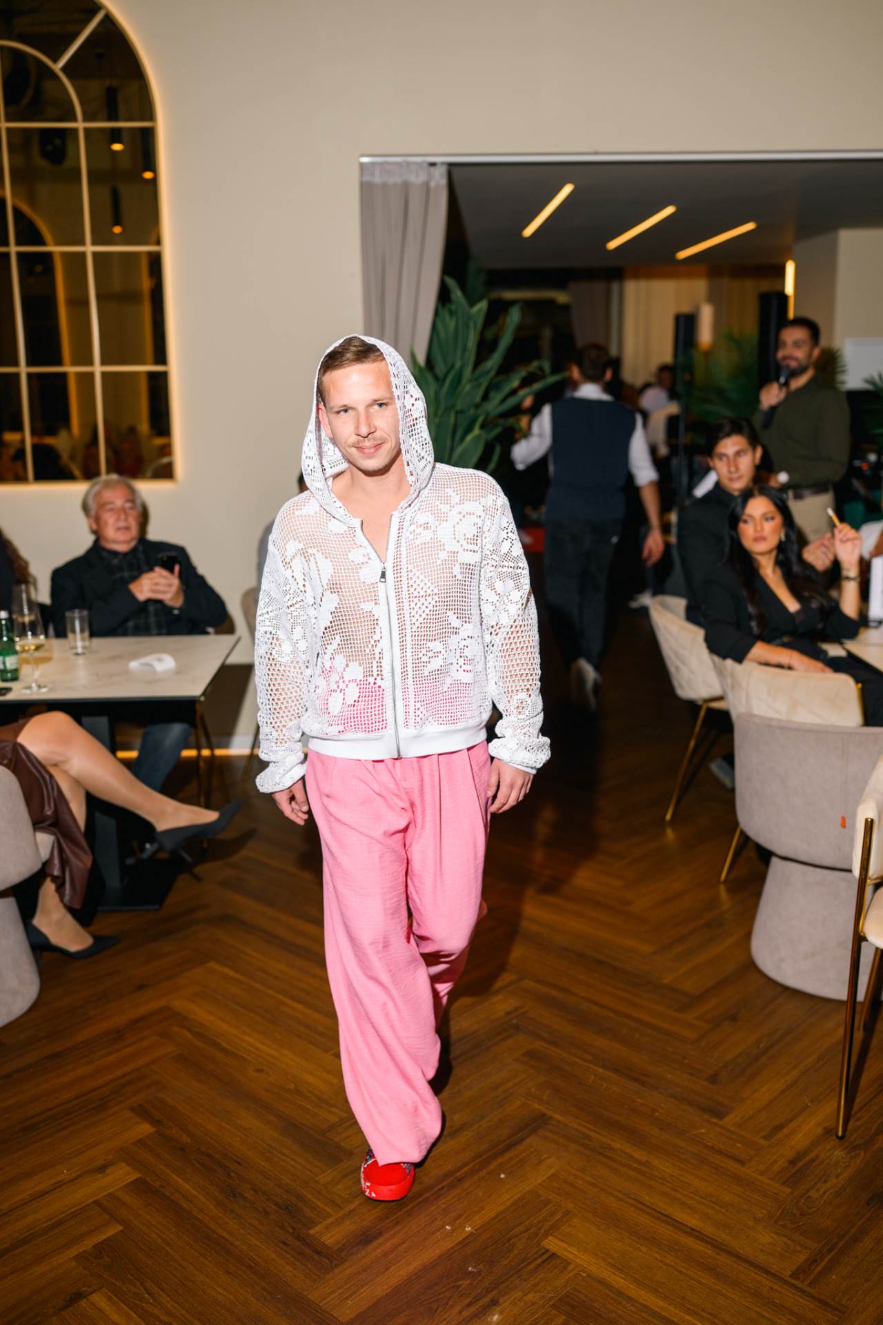 Žena Ženi nije vuk