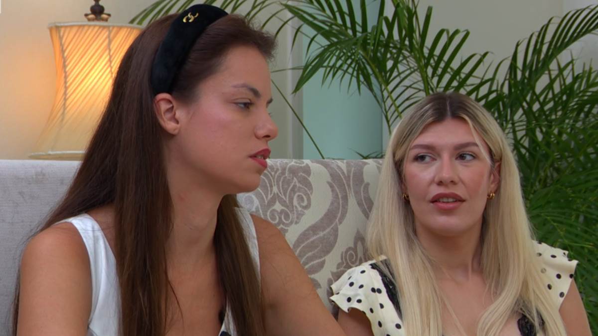 Ana Marjolović i Tena.jpg