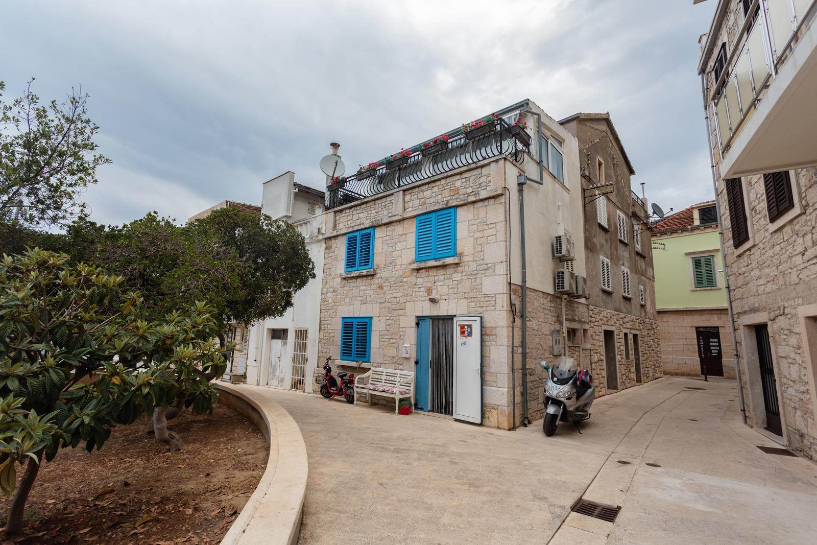 Kuća Olivera Dragojevića u Veloj Luci