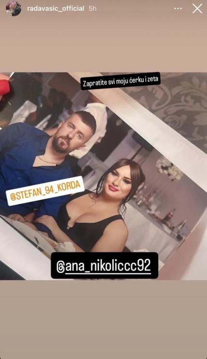 Ana Nikolić (Mika Vasić) s dečkom