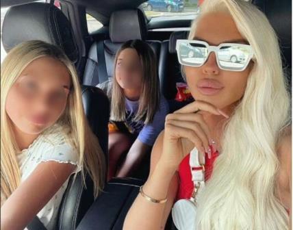 Jelena Karleuša, Nika Tošić i Atina Tošić