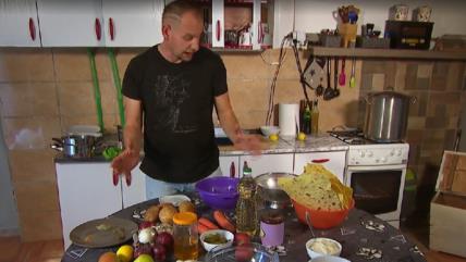 Ivan Škrblin u kuhinji