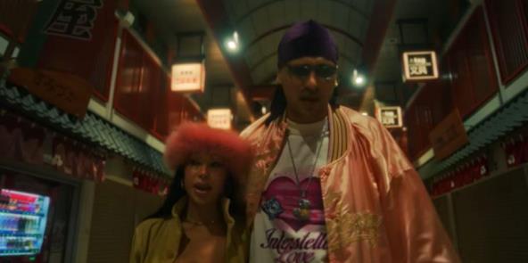 Elena Kitić s dečkom.jpg