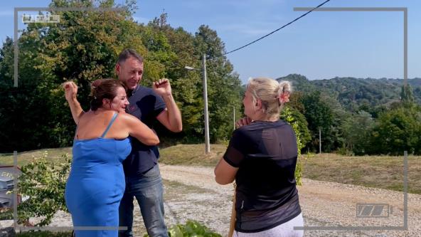 Borba za zagrljaj.jpg