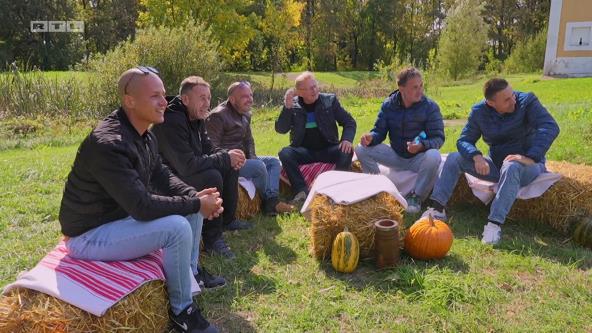 Farmeri cekaju Anitu.jpg