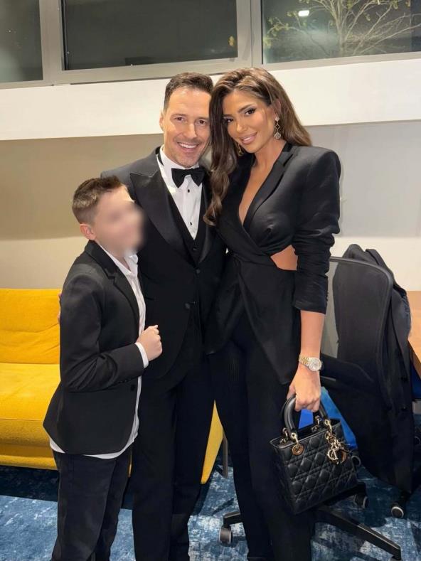 Peđa Jovanović sa suprugom Anom i sinom