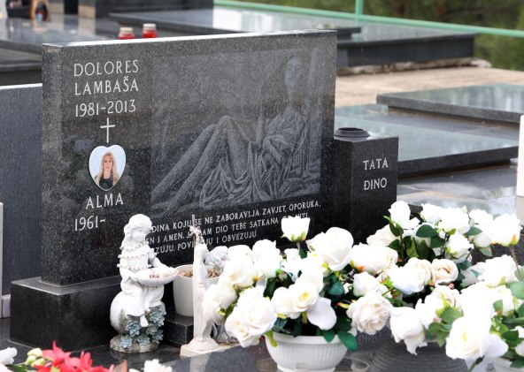 Grob Dolores Lambaše