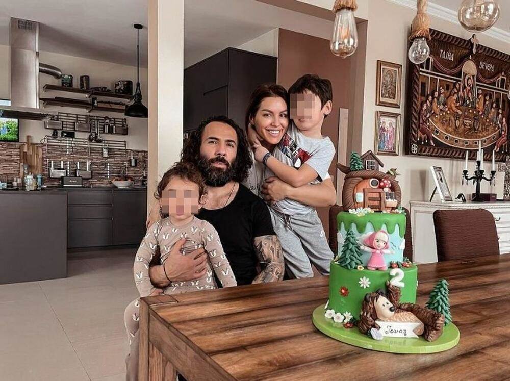 Seka Aleksić i Veljko Piljikić sa sinovima