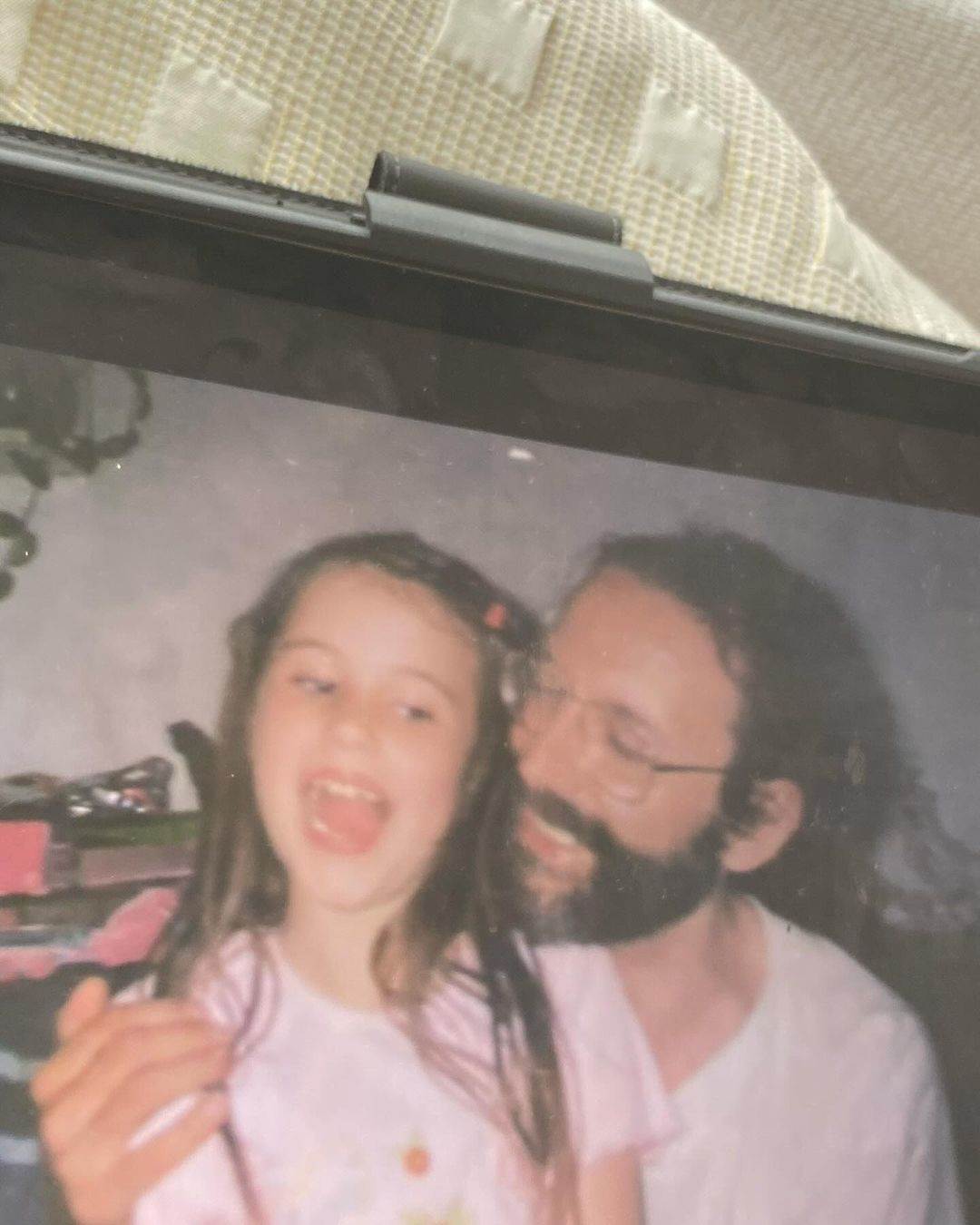 Teya Dora s pokojnim ocem