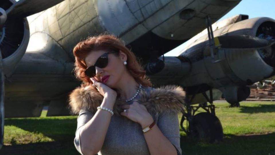 Aleksandra Ivanović pored aviona