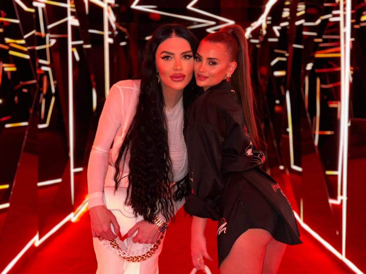 Electra Elite s kćeri Divom