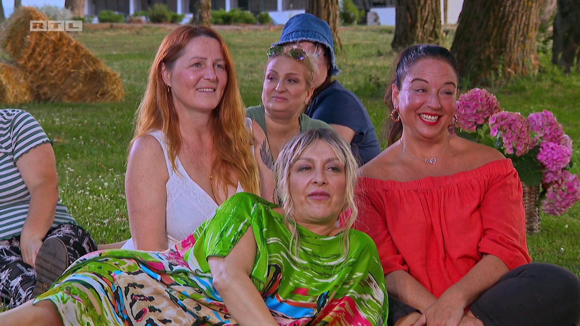 Ljubav je na selu - konkurencija promatra spojeve.jpg