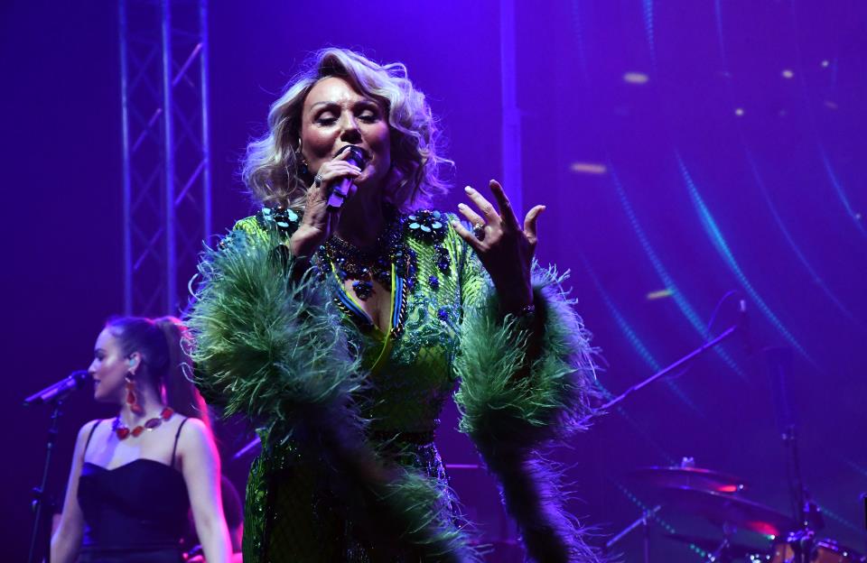 Lepa Brena