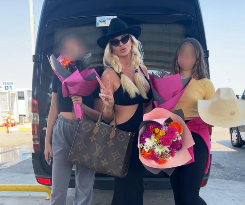 Jelena Karleuša s kćerima Atinom i Nikom