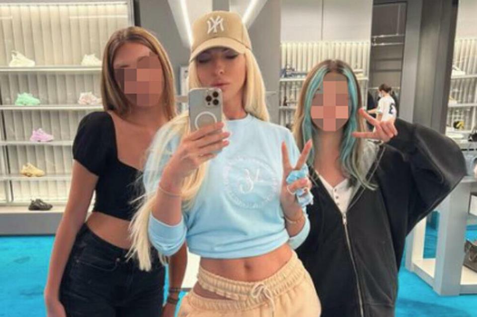 Atina Tošić, Jelena Karleuša i Nika Tošić