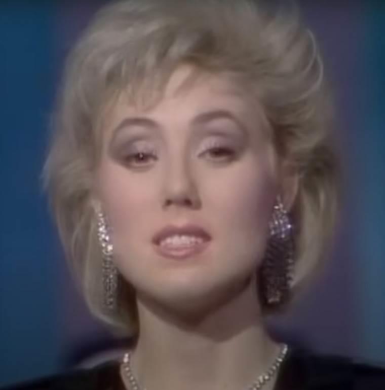 Lepa Brena